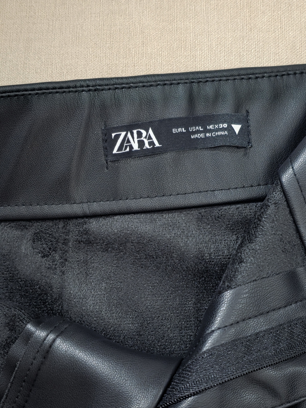 NWOT Zara Topstitched Faux Leather Mini Skirt - Black Size L - Picture 8 of 10